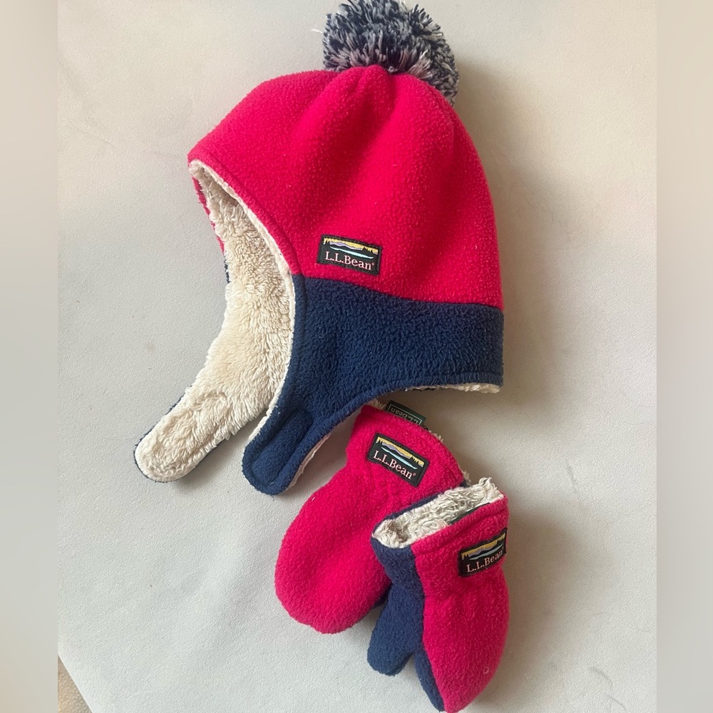L.L Bean Toddler hat and mittens ❄️